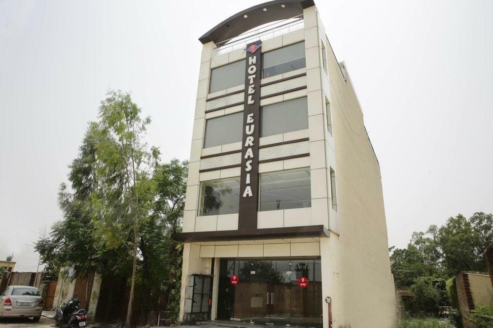 Hotel Eurasia Zirakpur Экстерьер фото