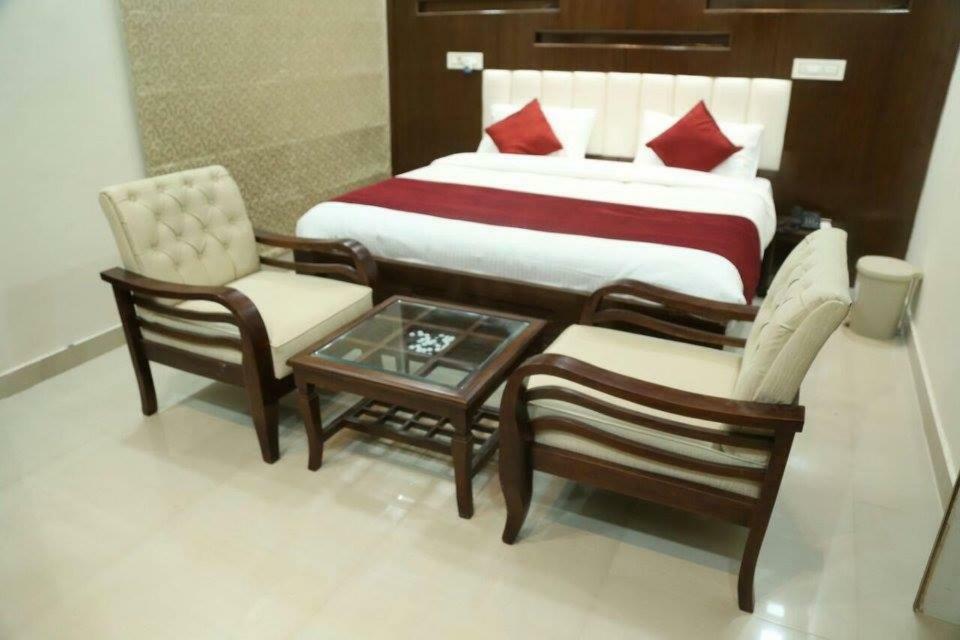 Hotel Eurasia Zirakpur Экстерьер фото